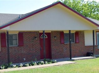 113 Tracy Dr, Waxahachie, TX 75165