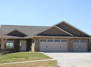 908 Horizon Dr, Tiffin, IA 52340