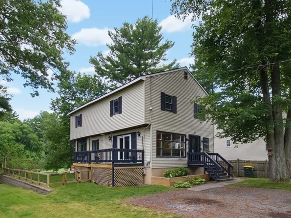 71 Box Pond Dr, Bellingham, MA 02019