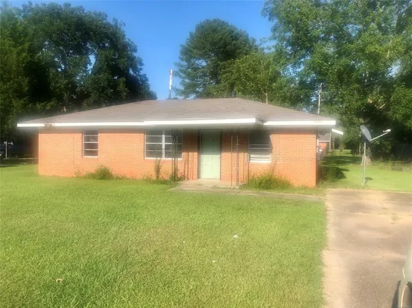 1504 Edgewood Dr, Elba, AL 36323