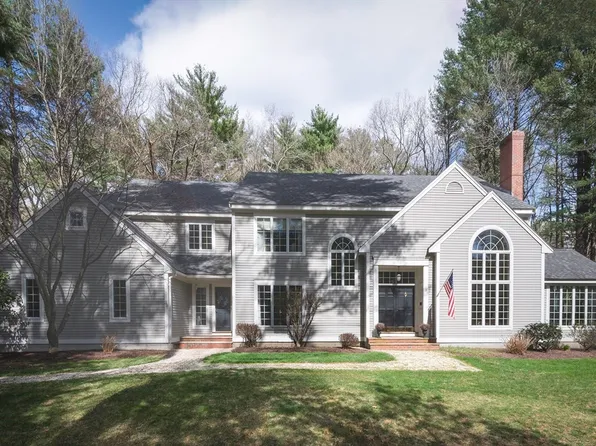 38 Trowbridge Cir, Rowley, MA 01969
