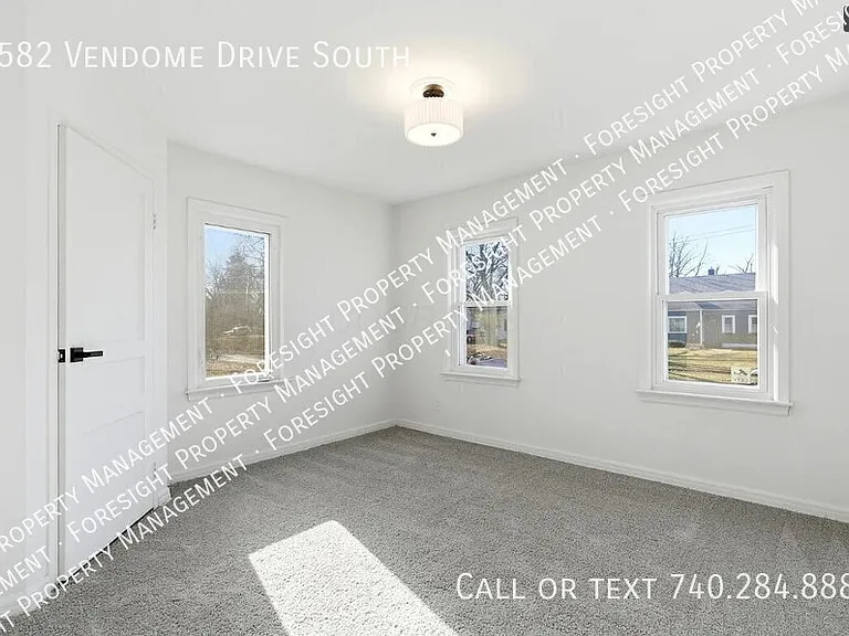 1582 Vendome Dr S — Photo 5