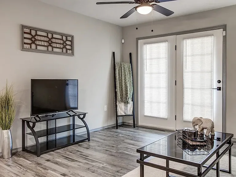 South Valley Apartments — Photo 18