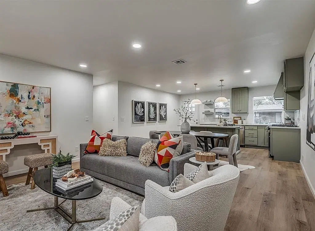 3 bed, 1200 sqft, $2,000 — Photo 1