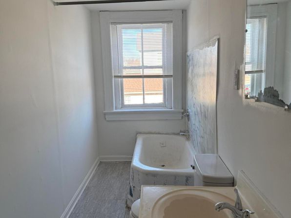 louisville-kentucky-73472682 picture