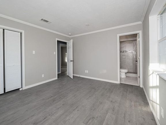 5th image of 700 N Gladys St