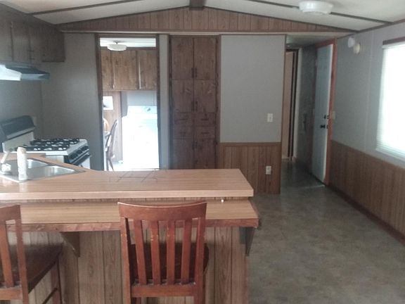 4th image of 753-755 N 555th Pl