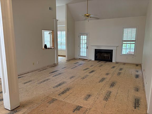 3rd image of 2744 Waterpointe Cir