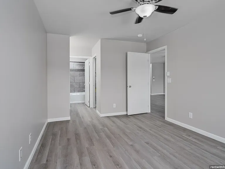 410 Fox Shores Dr — Photo 33