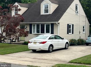 319 Nicholson Rd, Mount Ephraim, NJ 08059