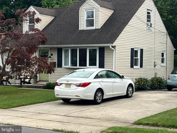 319 Nicholson Rd, Mount Ephraim, NJ 08059