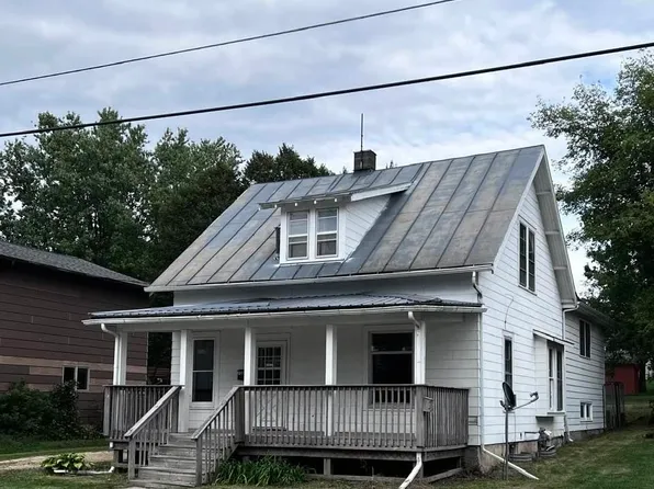 755 N Court St, Platteville, WI 53818