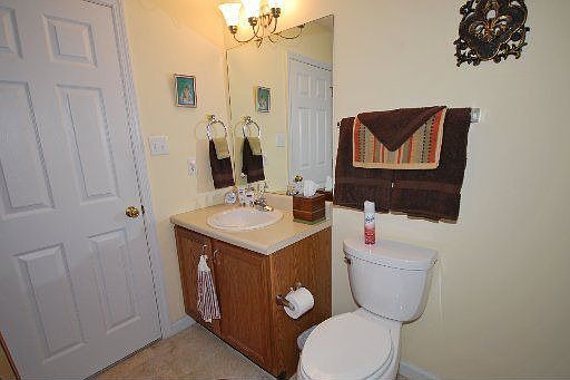 3rd image of 3527 Crossroads Way