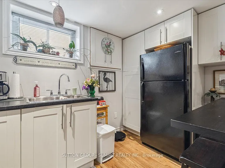 9 Grenadier Dr #LOWER — Photo 6