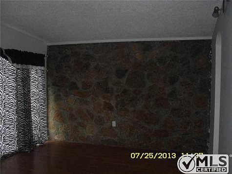 3rd image of 1002 Lakewood
