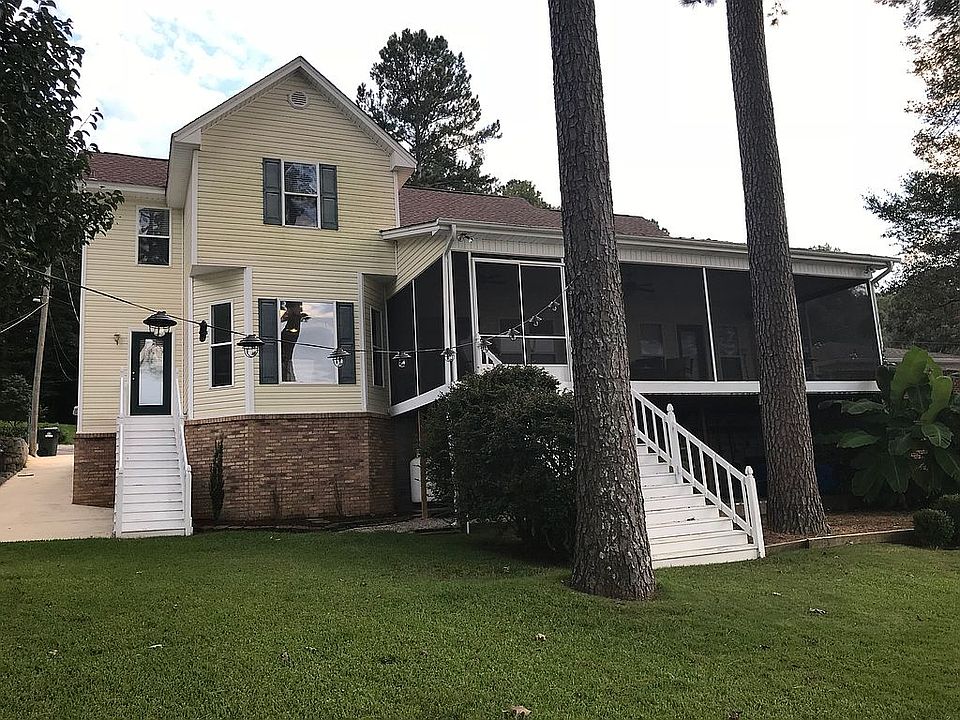 2nd image of 20 Shady Nook Dr