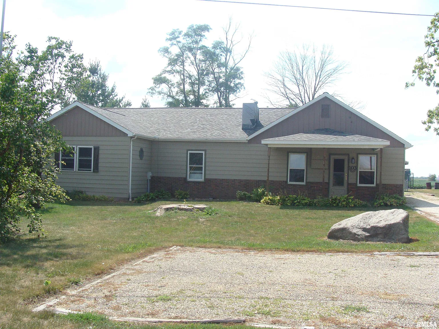 103 N High St photo 1