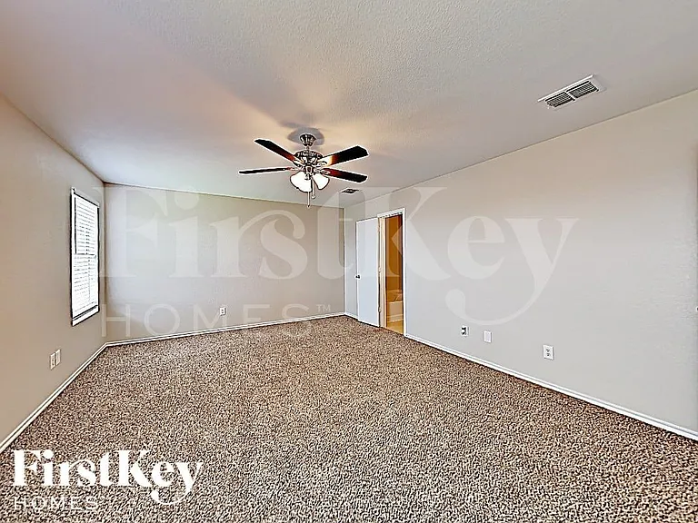 2801 Spencer Cir — Photo 10