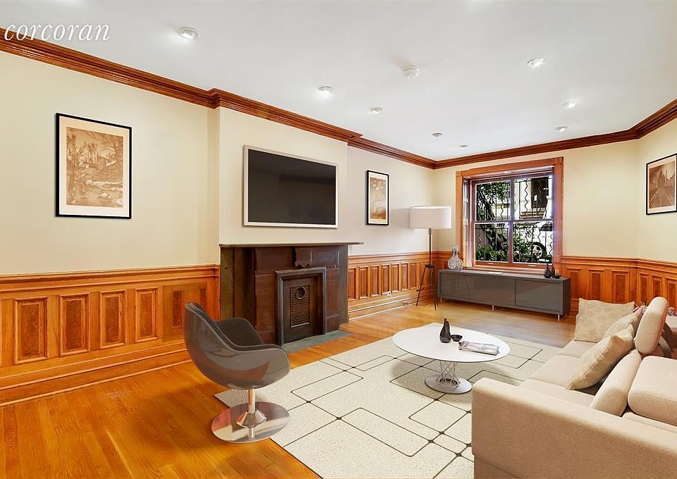 1st image of 114 W 78th St