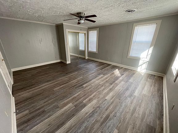 4th image of 913 Clayton Ave #3