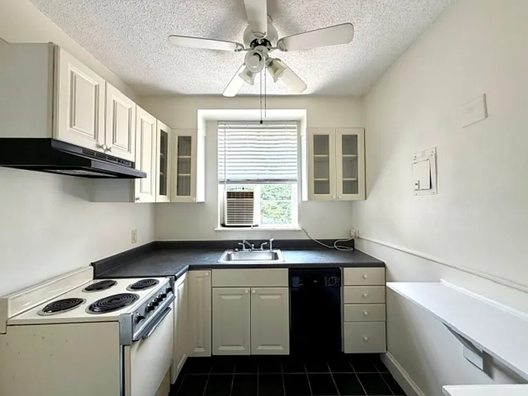 1121 Myrtle Ave #16 — Photo 9