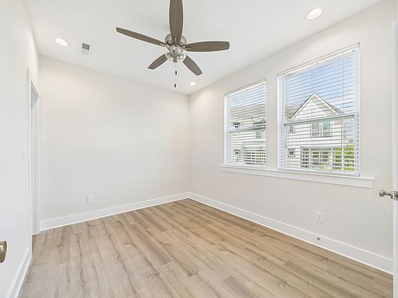 5th image of 308 Ferebee Pl