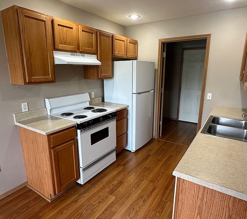 Clever Duplexes 409413 Apache Ct Clever MO Zillow