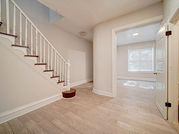 2nd image of 3008 Fontain St #12