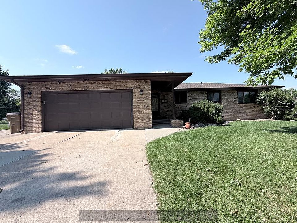 1st image of 4236 Spur Ln