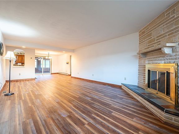 5th image of 316 Phyllis Dr