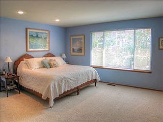 5th image of 2710 NE 184th Pl