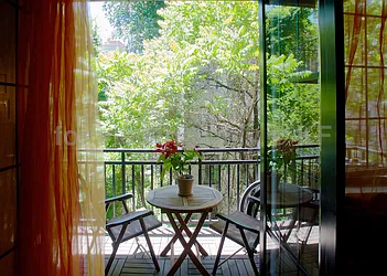 Rented by R New York