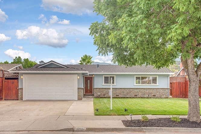 1st image of 1696 Zinnia Ln