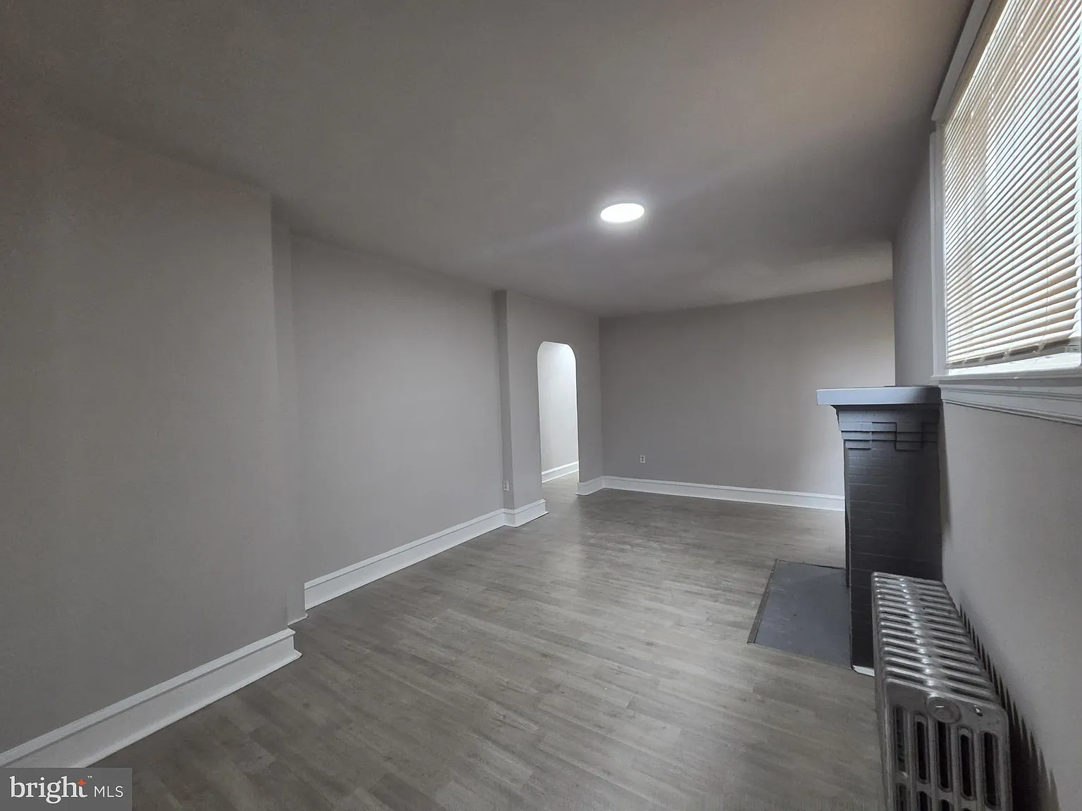 2 bed, 1.0 bath, 2832 sqft, $1,425 — Photo 4
