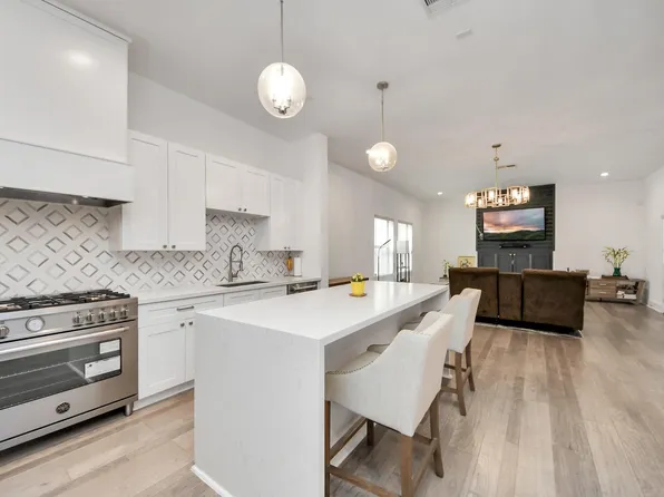 1217 Edwards St, Houston, TX 77007