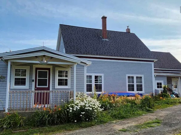 860 Highway 3, Middle East Pubnico, NS B0W 2A0