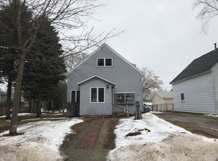607 7th St, Ludington, MI 49431