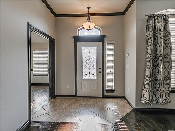4th image of 2313 Chadwick Dr