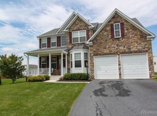 153 Field View Dr, Greencastle, PA 17225