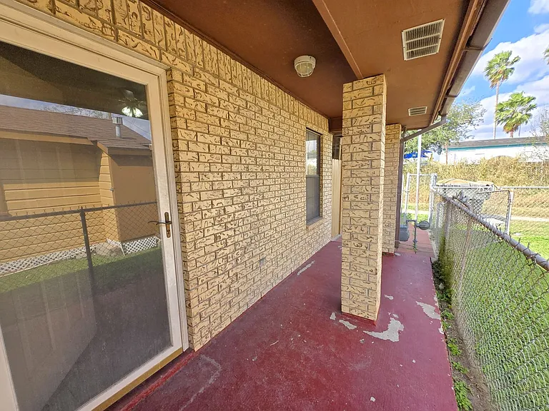 914 W Pierce Ave — Photo 9