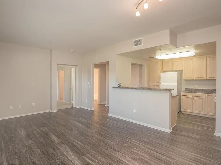 Laurel Vista Apartment Homes — Photo 53