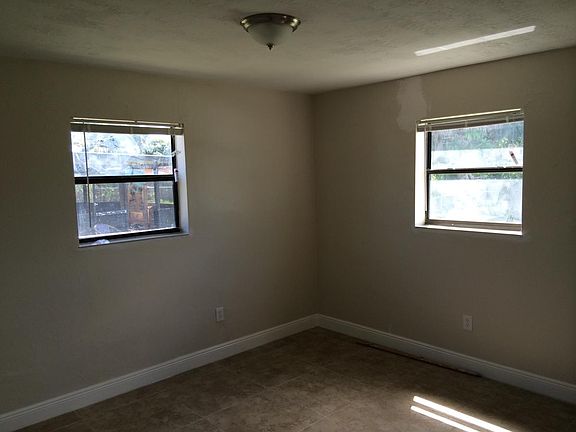 5th image of 20420 NW 25th Ave