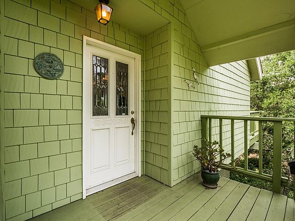 2nd image of 613 Encino Dr