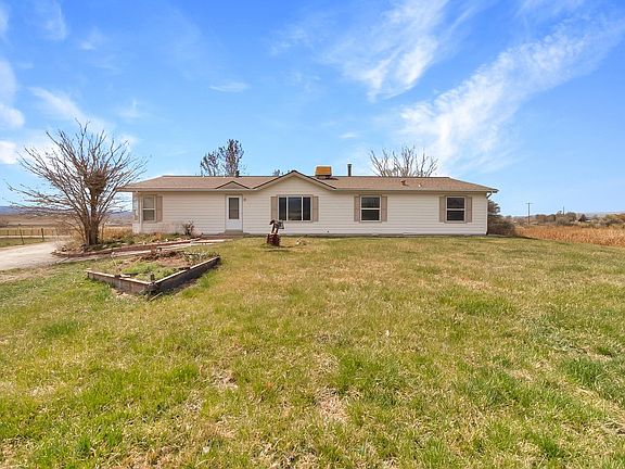 2nd image of 1940 10th Rd