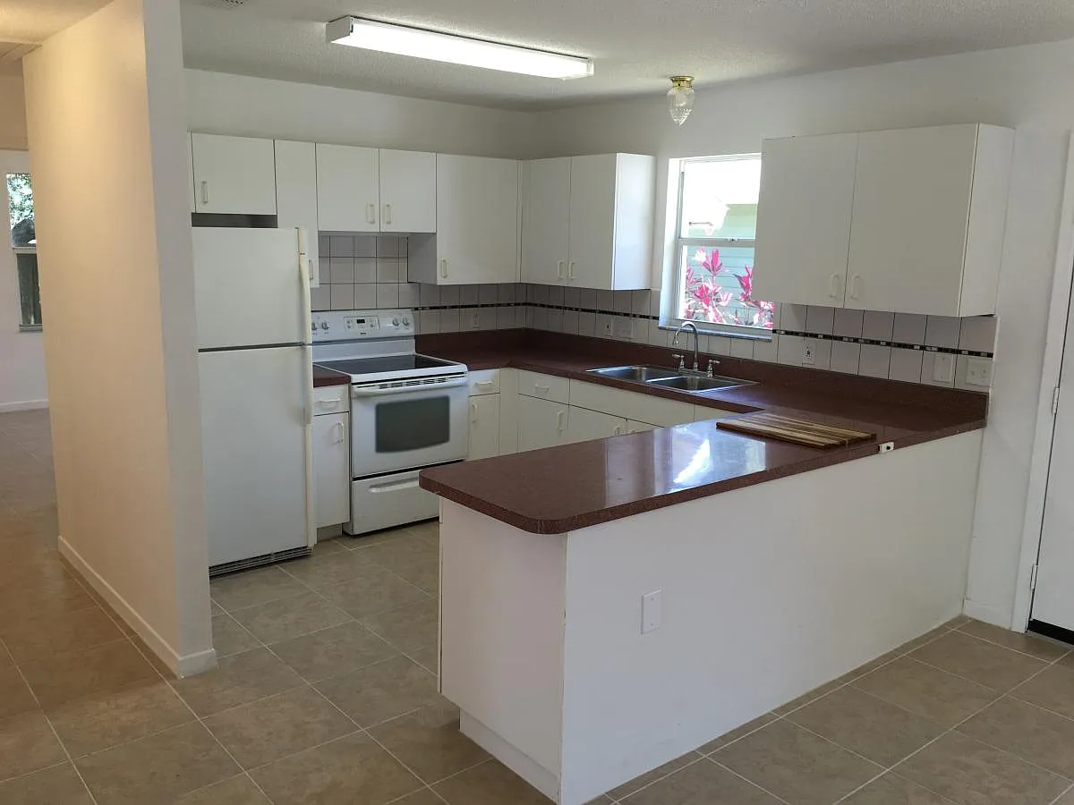 3 bed, 1564 sqft, $2,100 — Photo 2