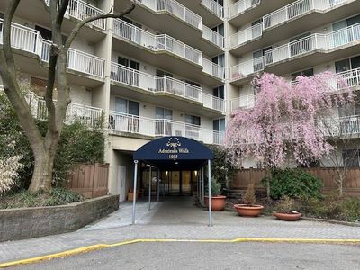 1055 River Rd APT 501, Edgewater, NJ, 07020