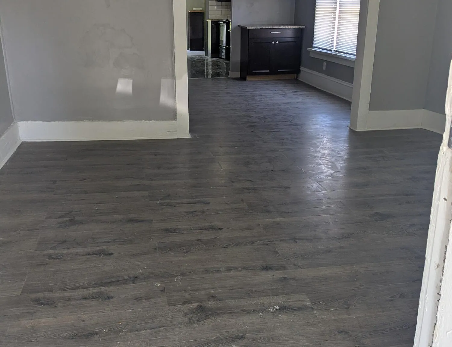 3 bed, 1.0 bath, 861 sqft, $900 — Photo 3