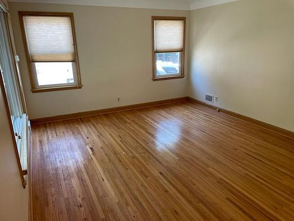 3rd image of 4421 Minnehaha Ave