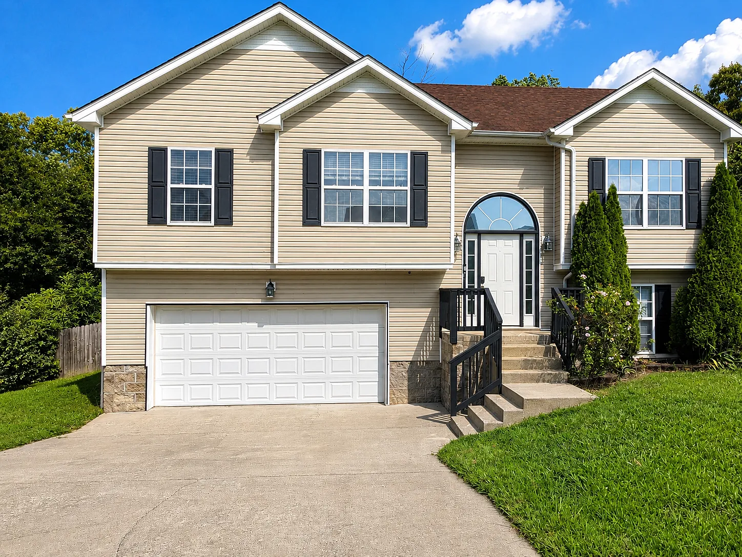 4 bed, 2109 sqft, $2,300 — Photo 1