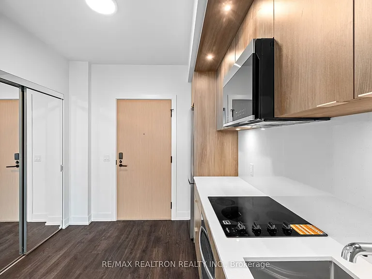 25 Cordova Ave #Penthouse 06 — Photo 12